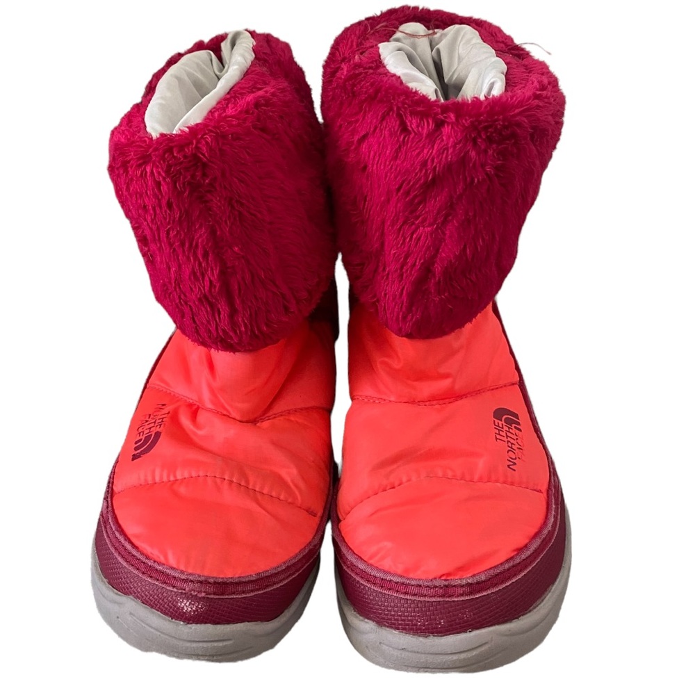 Snow boots. Kids size 1.